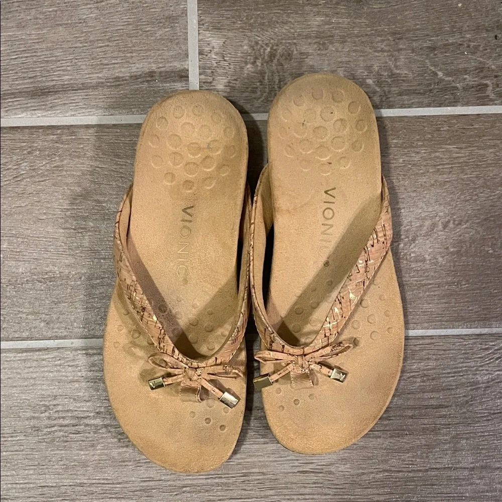 Vionic Bella II sandals tan cork thong sandals size 6 comfort flip flops - Picture 1 of 6